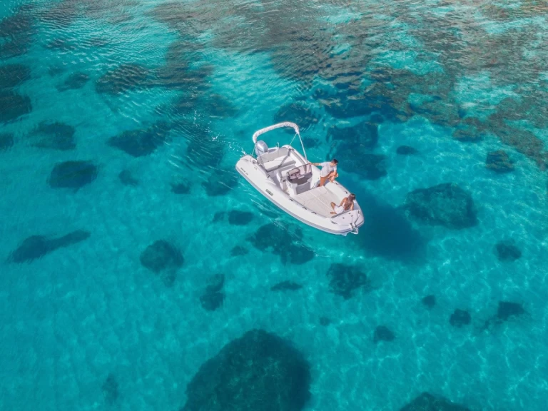 Pronajmout Polotuhá loď se skipperem či ne Salpa v Cagliari