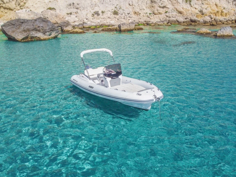 Pronajmout si Salpa Salpa Soleil 20 v Cagliari