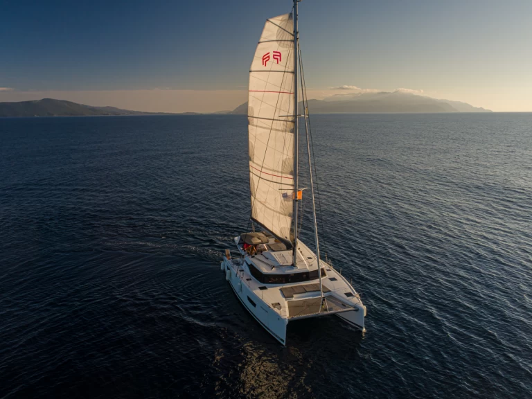 Pronájem Katamarán Fountaine Pajot s licencí