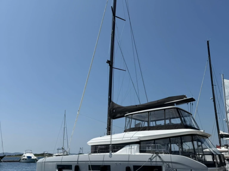 Lagoon Lagoon 60 jednotlivci a charterové společnosti v Kaštela