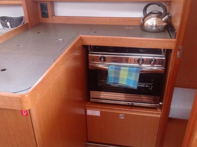 Pronajmout Plachetnice se skipperem či ne Bavaria v Deme of Volos