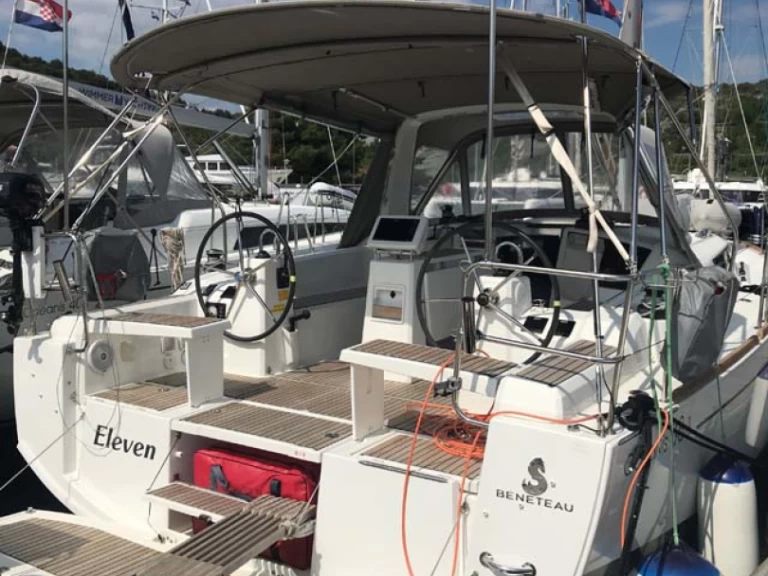 Pronájem lodi Split lákavé ceny Oceanis 38.1