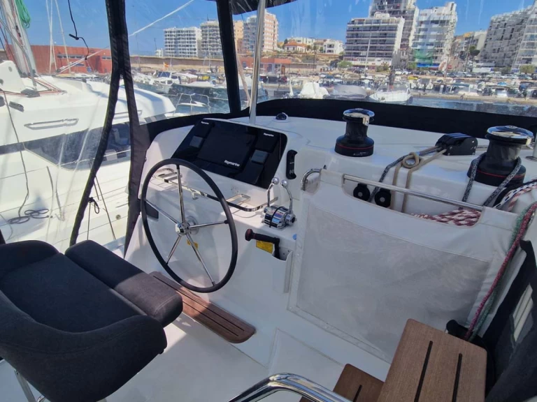 Pronájem lodi Split lákavé ceny Lagoon 42