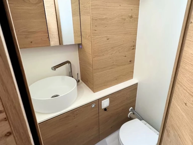 Pronájem lodi Elan Impression 45 v Split na Samboatu