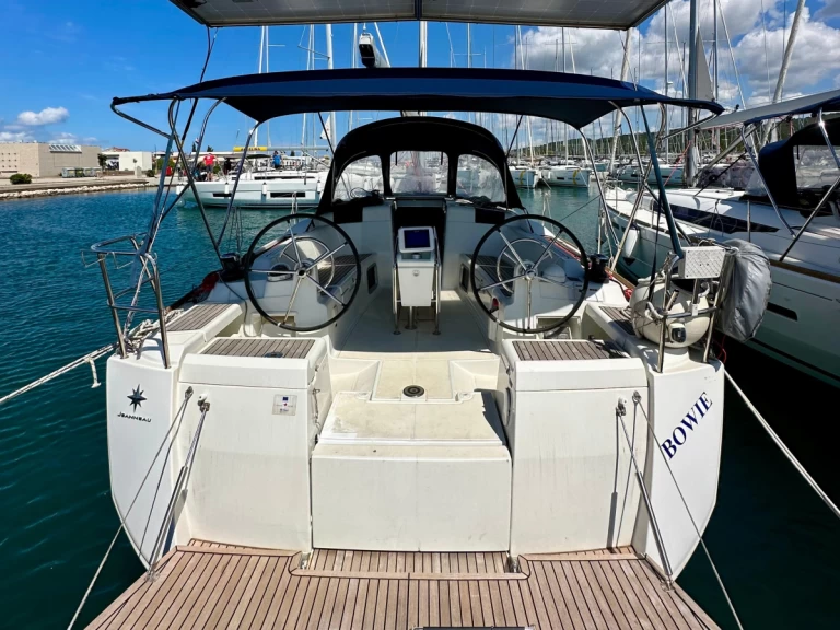Jeanneau Sun Odyssey 419 jednotlivci a charterové společnosti v Sukošan
