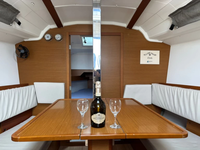 Pronájem jachty v Drage -Jeanneau Sun Odyssey 349 na Samboatu