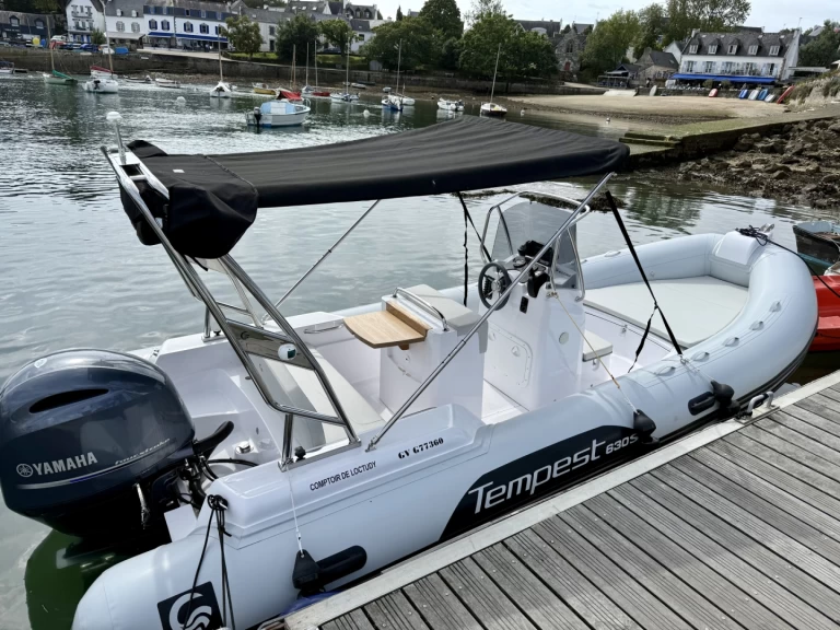 Pronájem lodi Combrit lákavé ceny Tempest 630