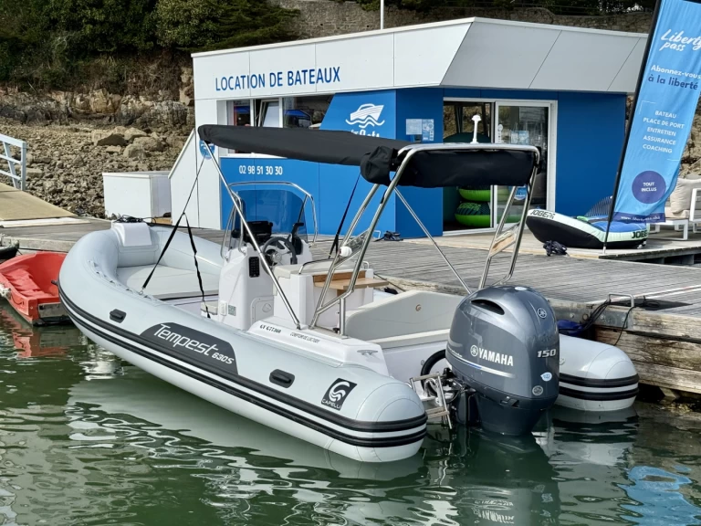 Pronájem lodi Capelli Tempest 630 v Combrit na Samboatu