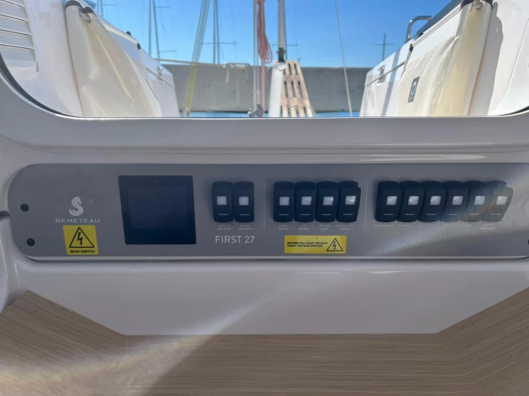 Bénéteau First 27 jednotlivci a charterové společnosti v Split