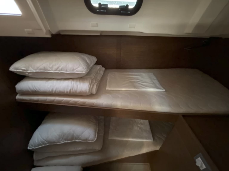 Pronájem Plachetnice Bénéteau s licencí