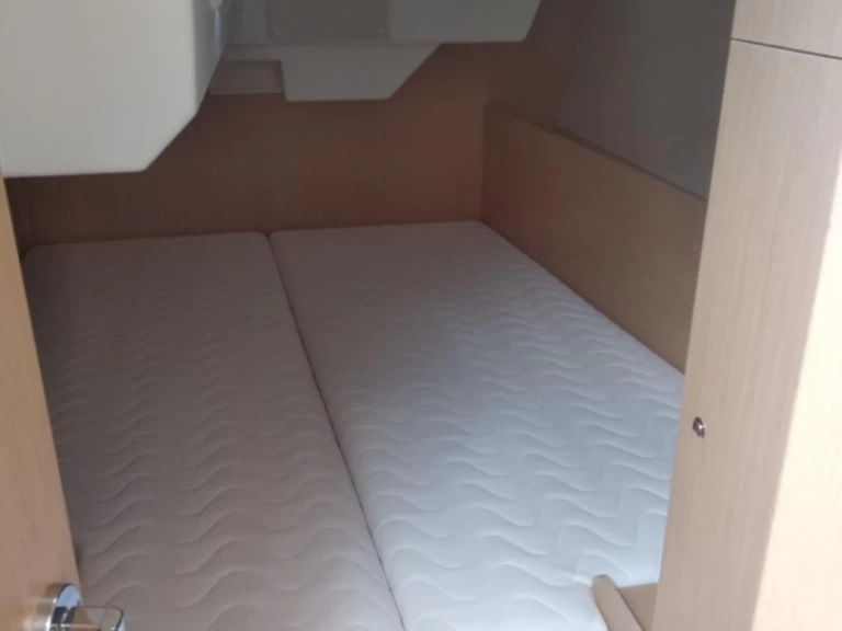 Pronajmout Plachetnice se skipperem či ne Bénéteau v La Spezia