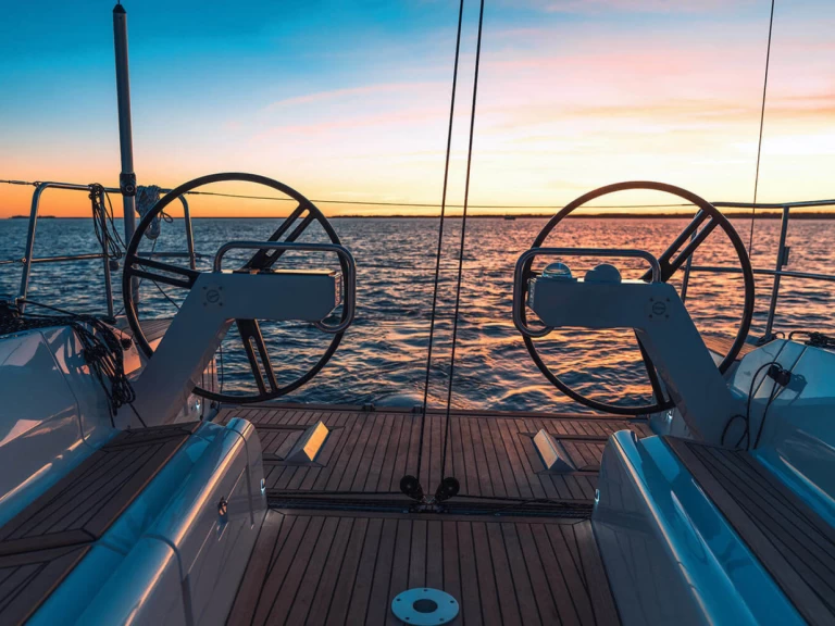 Elan E4 jednotlivci a charterové společnosti v Betina