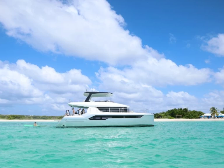 Pronajmout si Robertson and Caine leopard 53 v Gustavia