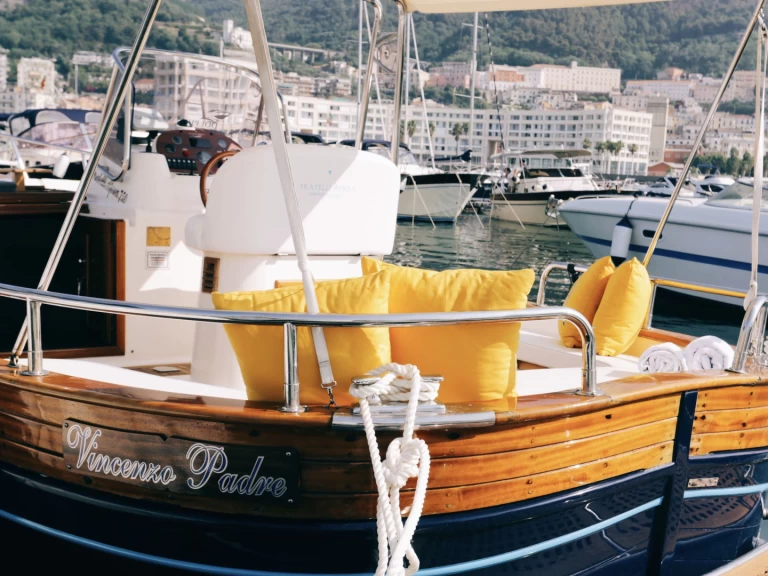 Pronajmout si Fratelli Aprea Sorrento 7,50 open cruise v Salerno