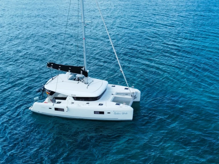 Lagoon Lagoon 42 jednotlivci a charterové společnosti v Eden Island