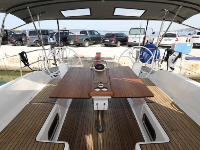 Pronajmout Plachetnice se skipperem či ne Bavaria v Biograd Na Moru