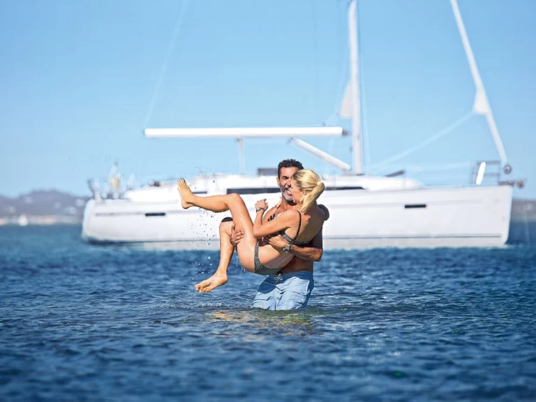 Pronájem jachty v Biograd Na Moru -Bavaria Cruiser 37 na Samboatu