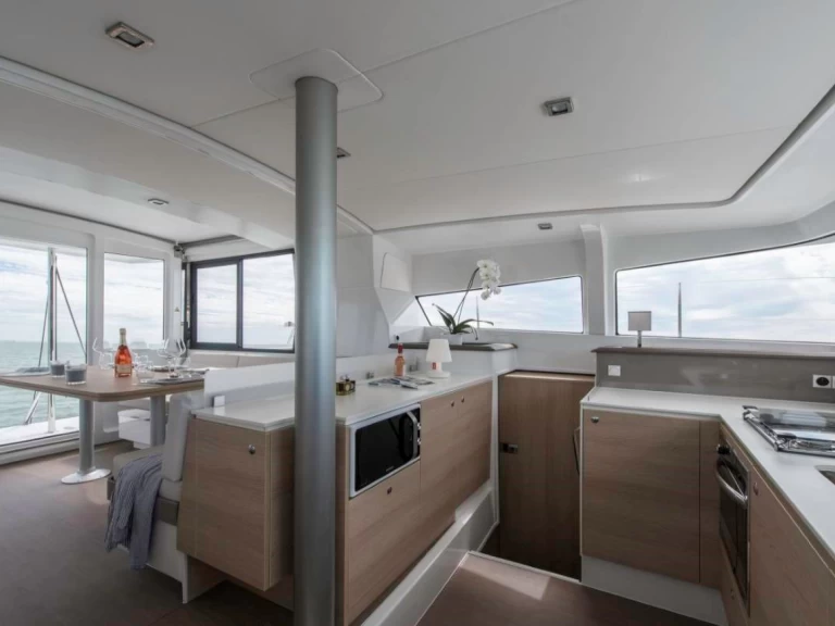 Pronájem jachty v Kotor -Bali Bali 4.0 na Samboatu