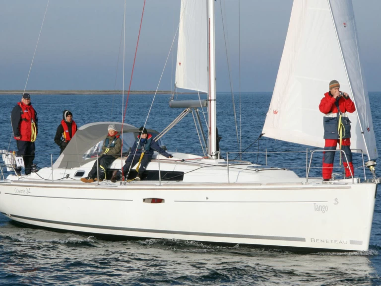 Pronajmout si Bénéteau Oceanis 34.2 v Heiligenhafen