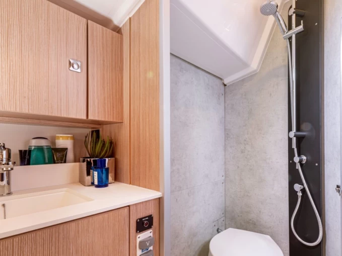 Pronájem Plachetnice Bavaria s licencí