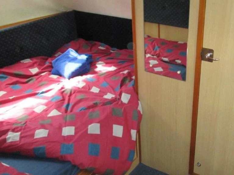 Pronajmout si Le Boat Curlew WHS v Spean Bridge