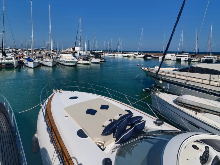 Pronajmout si Sunseeker Predator 60 v Ibiza Town