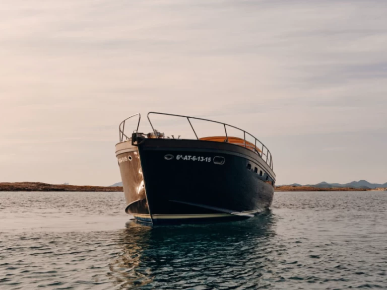 Pronajmout si Cantieri Navali Patrone Patrone 42 v Port des Torrent