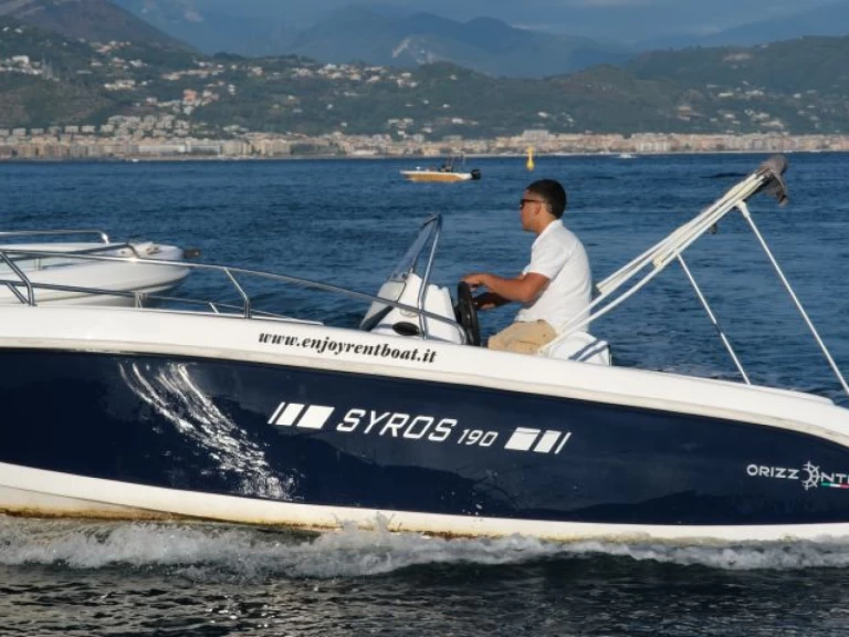 Pronájem Motorová loď v Cetara -Orizzonti Syros 190