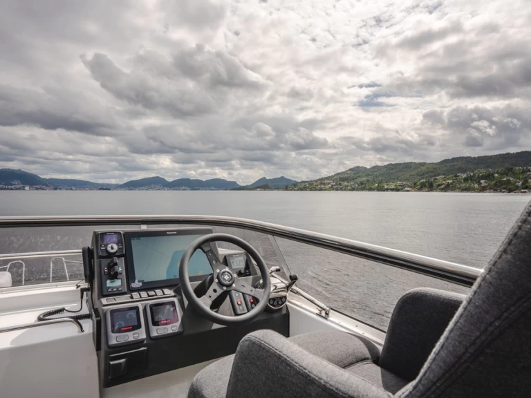 Pronajmout Jachta se skipperem či ne Viknes v Sukošan