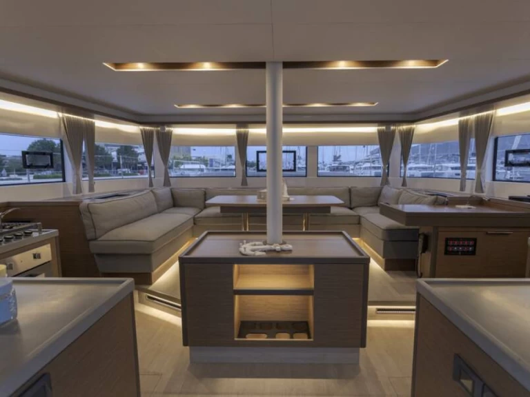 Lagoon Lagoon 50F jednotlivci a charterové společnosti v Marina (City)