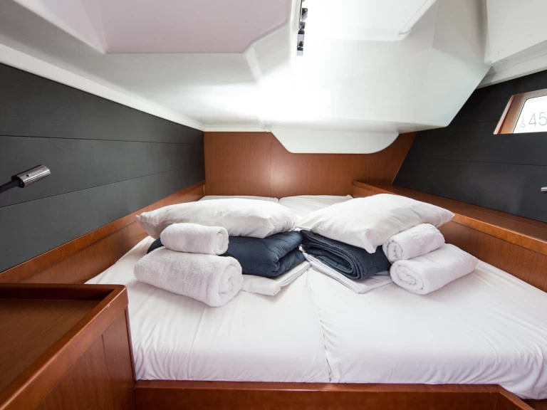 Pronájem Plachetnice v Lefkáda -Bénéteau Oceanis 45