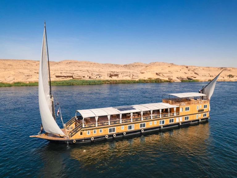 Pronájem lodi Isnā lákavé ceny Dahabiya