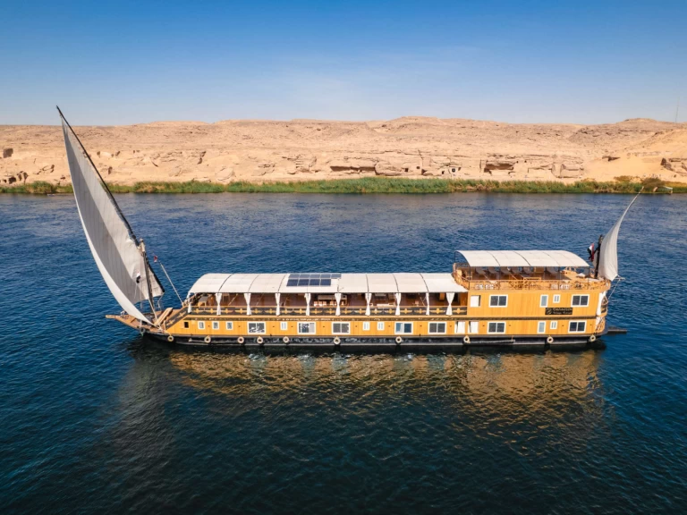 Pronajmout Plachetnice se skipperem či ne Custom Made v Isnā