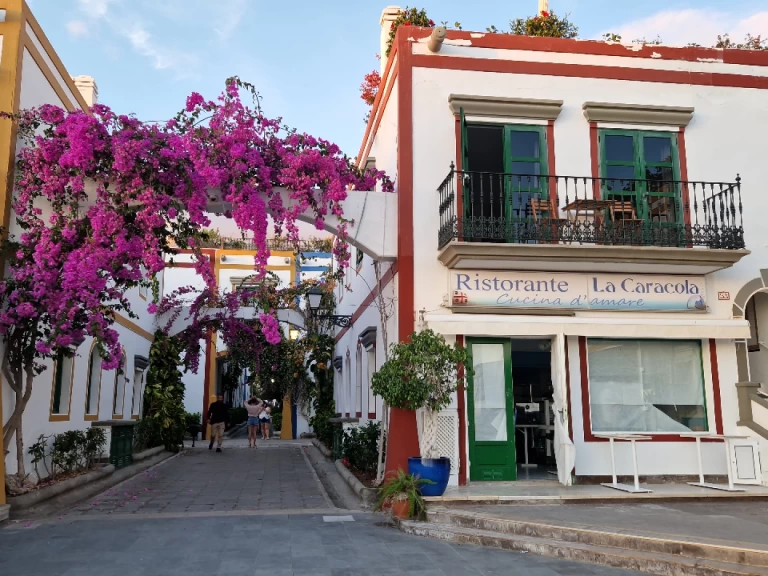 Pronajmout si Jeanneau Sun Odyssey 44i v Puerto de Mogán