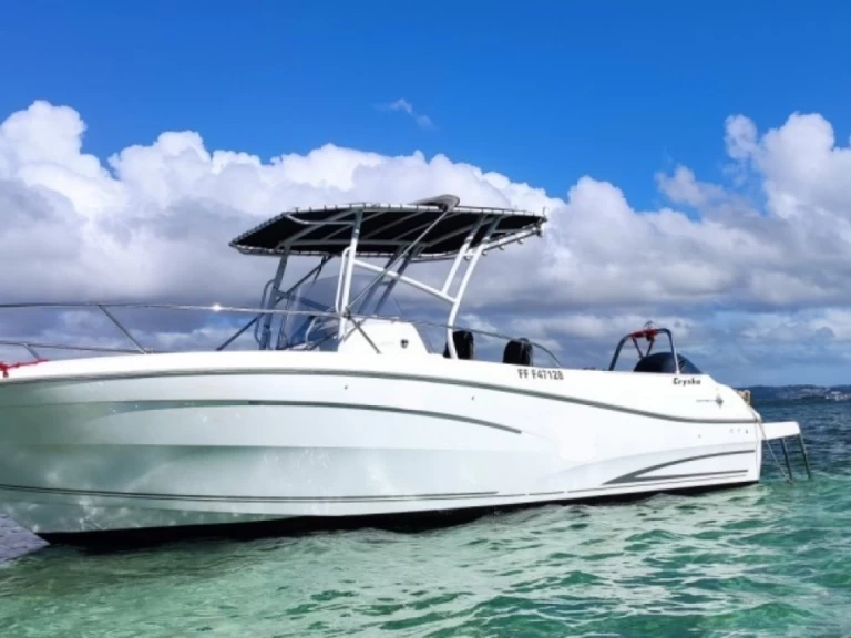 Pronájem lodi Les Trois-Îlets lákavé ceny Cap Camarat 7.5 CC Serie 2