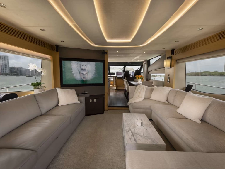 Pronájem lodi Sunseeker Helios v Bahamy na Samboatu