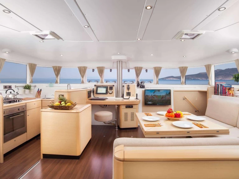 Pronajmout si Lagoon Lagoon 500 2010 v Lavrio