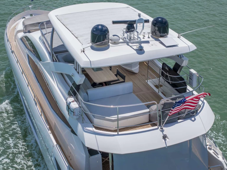 Pronájem Jachta Sunseeker s licencí