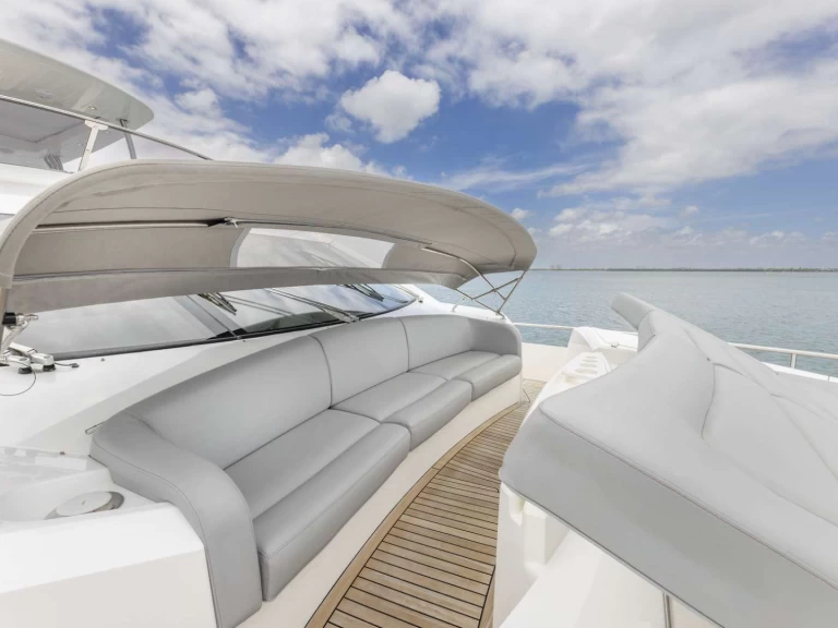 Pronájem jachty v Bahamy -Sunseeker Helios na Samboatu