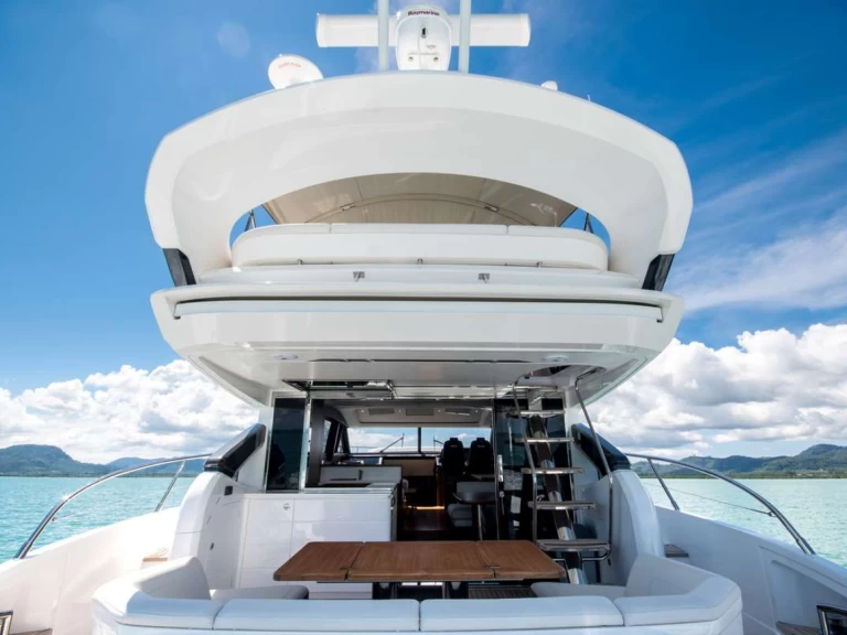 Princess, UK Kati jednotlivci a charterové společnosti v Phuket (City)