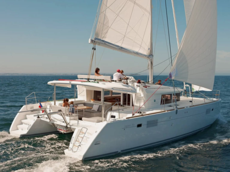 Pronajmout Katamarán se skipperem či ne Lagoon v Lefkáda