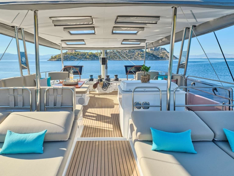 Fountaine Pajot SUNMOON jednotlivci a charterové společnosti v Nea Peramos