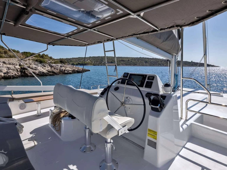 Pronájem Jachta v Svatý Martin -Dufour WALK'N ON SUNSHINE