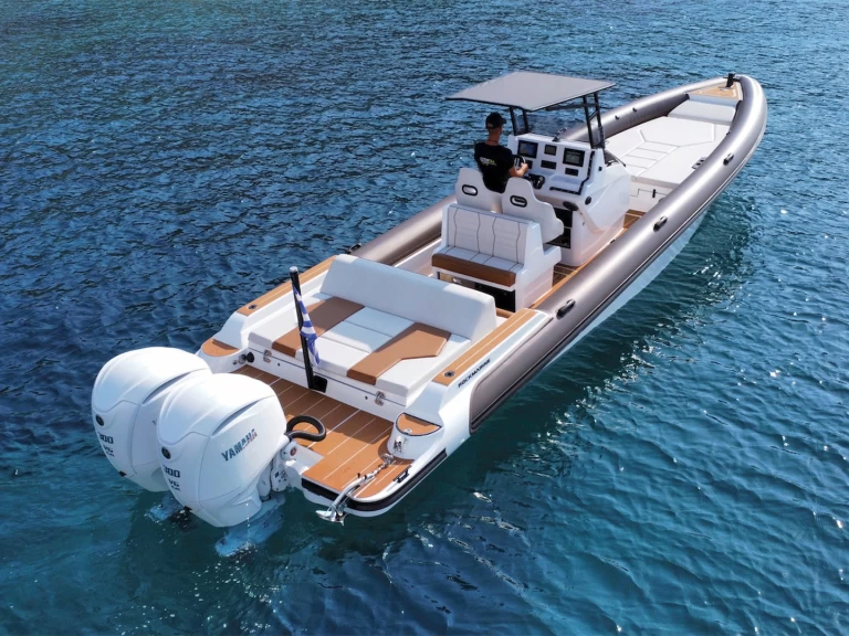 Pronájem Polotuhá loď Rockmarine s licencí