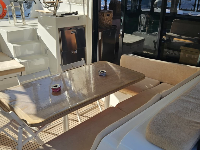 Pronájem lodi Fethiye lákavé ceny Lagoon 42