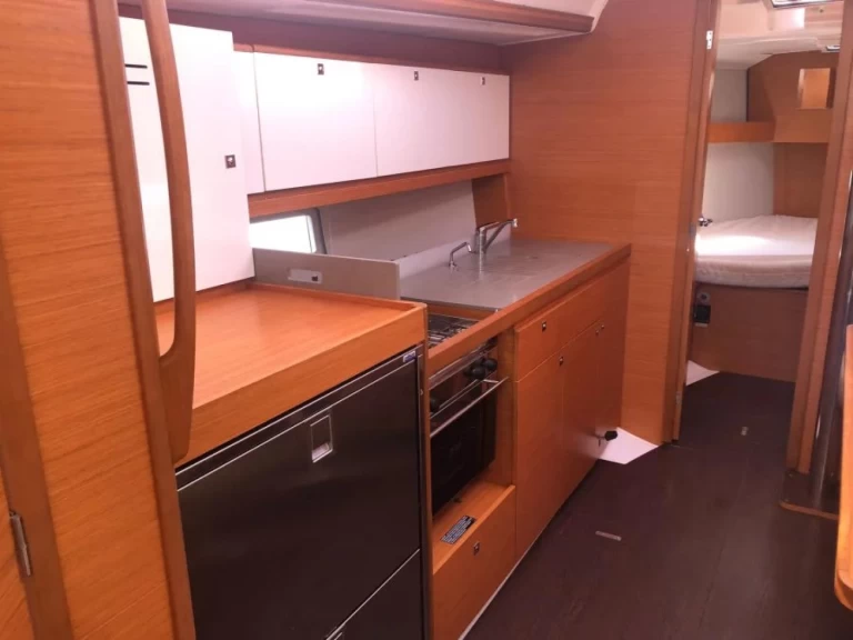 Pronájem lodi Cagliari lákavé ceny Dufour 390