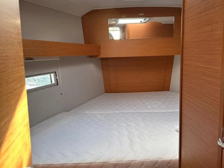 Pronájem lodi Cagliari lákavé ceny Dufour 390 GL