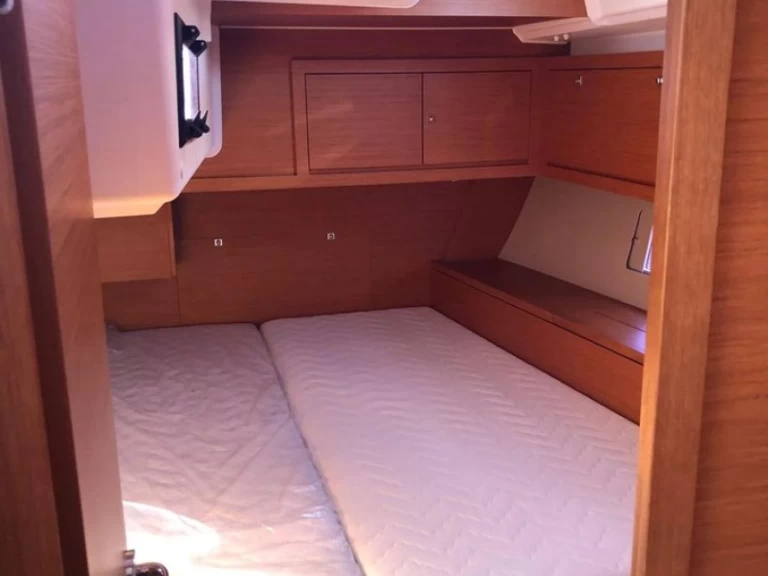 Pronájem jachty v Cagliari -Dufour Dufour 470 na Samboatu