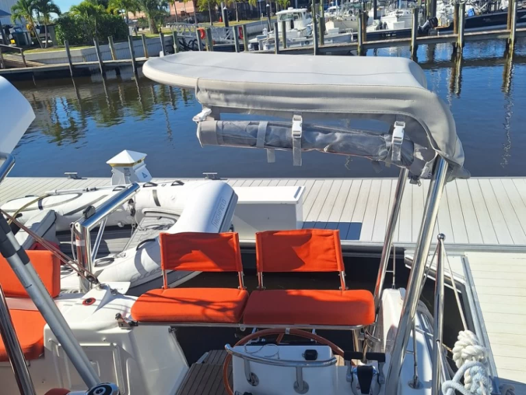 Pronajmout si Excess Excess 11 v Burnt Store Marina