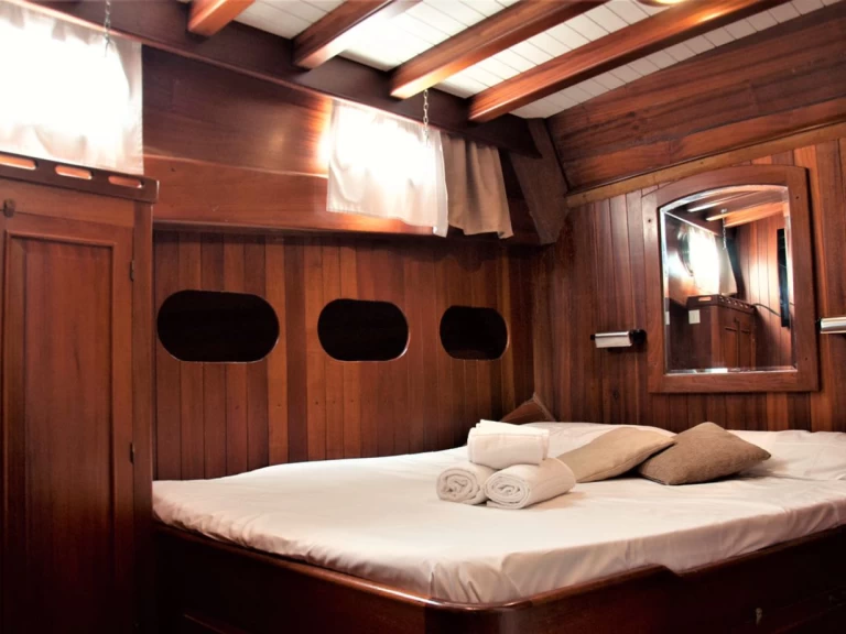 Plachetnice k pronájmu v Milazzo za nejlepší cenu